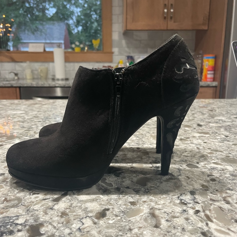 Impo Suede Booties